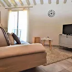 Appartement 1 Bedroom Stunning In Vallabrègues