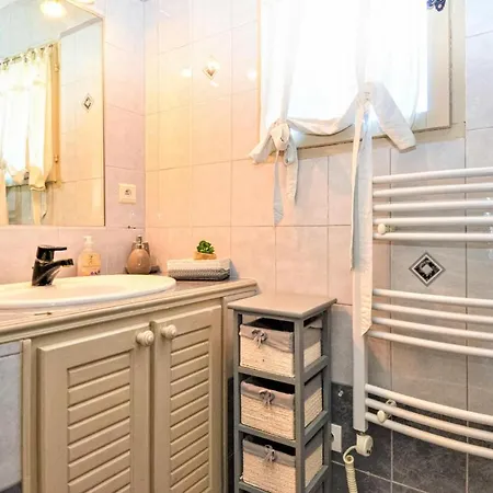 Amazing In With Kitchen